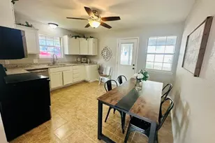217 E Hull St, Denison, TX 75021 - Photo 8