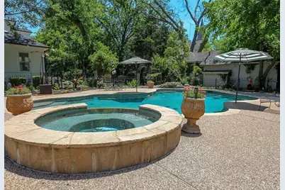 319 S Denton Street, Gainesville, TX 76240 - Photo 30