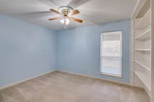 3406 Halifax Dr, Arlington, TX 76013 - Photo 20