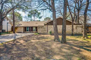 3406 Halifax Dr, Arlington, TX 76013 - Photo 2