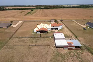 1015 Curry Rd, Waxahachie, TX 75167 - Photo 2
