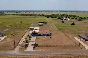 1015 Curry Rd, Waxahachie, TX 75167 - Photo 1