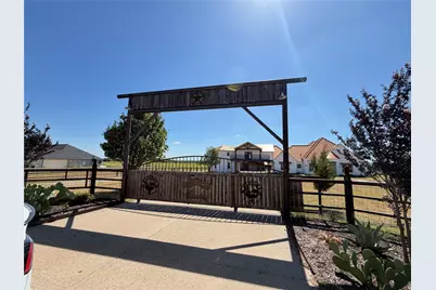 1015 Curry Road, Waxahachie, TX 75167 - Photo 4