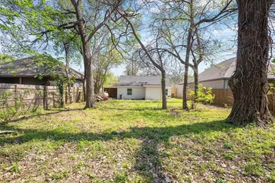 2635 Carpenter Avenue, Dallas, TX 75215 - Photo 18