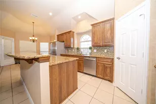 405 Fairweather St, DeSoto, TX 75115 - Photo 12
