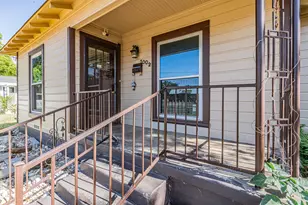 1002 W Sanford St, Arlington, TX 76012 - Photo 2