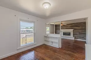 1002 W Sanford St, Arlington, TX 76012 - Photo 10