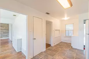 1002 W Sanford St, Arlington, TX 76012 - Photo 14