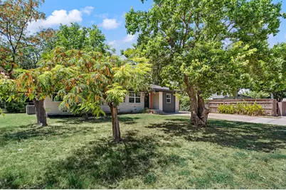 3557 Montreal Circle, Haltom City, TX 76117 - Photo 4