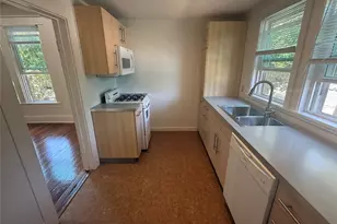 715 W Hickory, Denton, TX 76201 - Photo 2