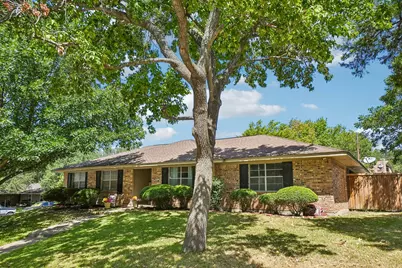 335 Robin Hill Lane, Duncanville, TX 75137 - Photo 2