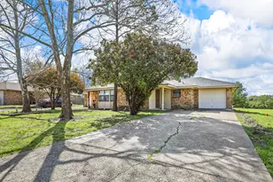 135 Prairie Creek Cir, Princeton, TX 75407 - Photo 2
