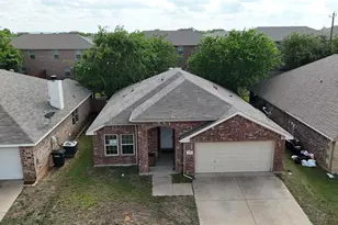 4204 Sapphire Ln, Granbury, TX 76049 - Photo 4