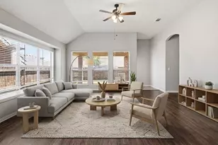 636 Brooks St, Crowley, TX 76036 - Photo 2