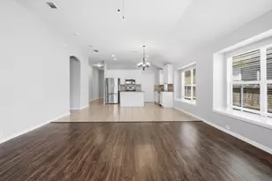 636 Brooks St, Crowley, TX 76036 - Photo 8