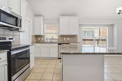 636 Brooks Street, Crowley, TX 76036 - Photo 10