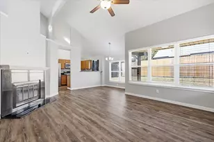 956 Sylvan Creek Dr, Lewisville, TX 75067 - Photo 10