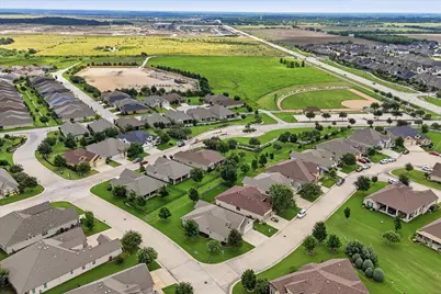 9901 Baywood Court, Denton, TX 76207 - Photo 34