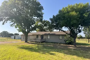 207 County Rd 3214, Bridgeport, TX 76426 - Photo 2