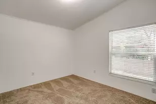 557 Surrey Ln, Burleson, TX 76028 - Photo 16