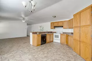 557 Surrey Ln, Burleson, TX 76028 - Photo 8