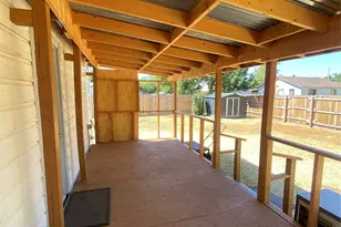 621 N Birch Ave, Munday, TX 76371 - Photo 12