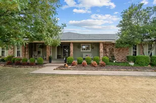 1910 Circleview Dr, Weatherford, TX 76087 - Photo 1