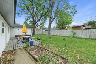 1920 Canterbury Street, Irving, TX 75062 - Photo 10
