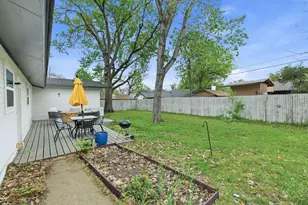 1920 Canterbury St, Irving, TX 75062 - Photo 10