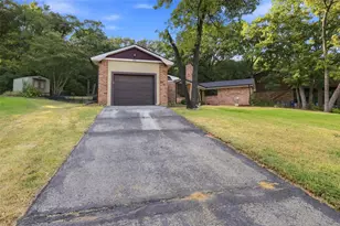 247 Don St, Pottsboro, TX 75076 - Photo 2