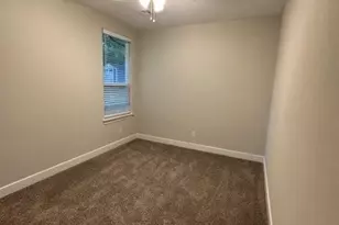 914 W Baker St, Denison, TX 75020 - Photo 8