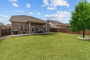 910 Blackhawk Dr, Princeton, TX 75407 - Photo 2