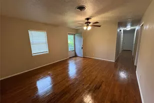 404 W Heron St, Denison, TX 75020 - Photo 2