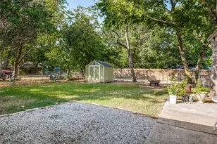 407 Floyd St, Waxahachie, TX 75165 - Photo 22