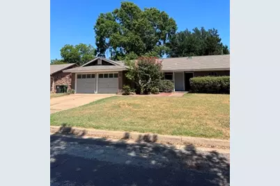 2703 Capistrano Court S, Arlington, TX 76015 - Photo 2