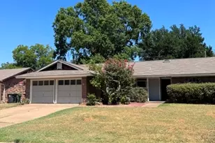 2703 Capistrano Ct S, Arlington, TX 76015 - Photo 2