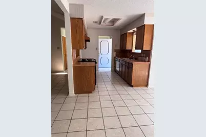 2703 Capistrano Court S, Arlington, TX 76015 - Photo 14