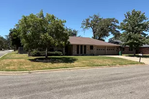 2104 N Woodland St, Stephenville, TX 76401 - Photo 2