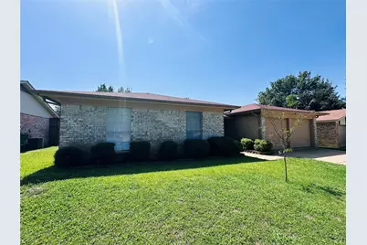 121 N Heights Drive, Crowley, TX 76036 - Photo 2