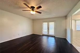121 N Heights Dr, Crowley, TX 76036 - Photo 4
