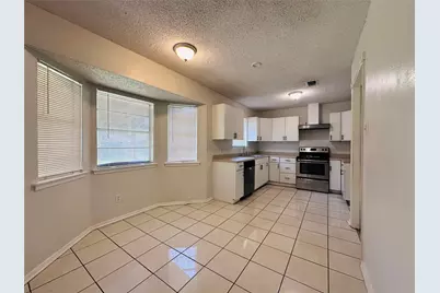 121 N Heights Drive, Crowley, TX 76036 - Photo 6