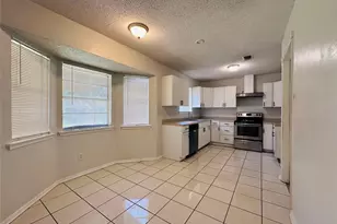 121 N Heights Dr, Crowley, TX 76036 - Photo 6
