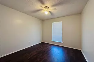 121 N Heights Dr, Crowley, TX 76036 - Photo 12