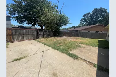10515 Eastcrest Lane, Dallas, TX 75217 - Photo 16
