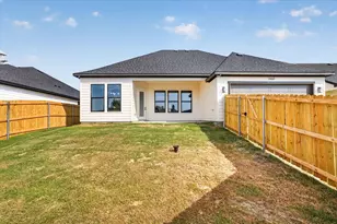 1660 W Wintergreen Rd, Lancaster, TX 75134 - Photo 30