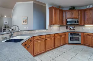 1620 Babbling Brook Dr, Grand Prairie, TX 75050 - Photo 14