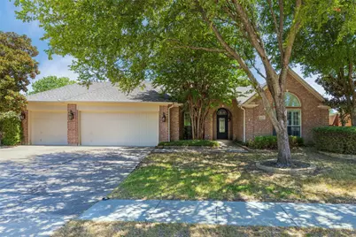 1620 Babbling Brook Drive, Grand Prairie, TX 75050 - Photo 2