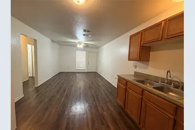 1112 Williams Avenue #D, Cleburne, TX 76033 - Photo 10