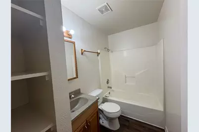 1112 Williams Avenue #D, Cleburne, TX 76033 - Photo 4