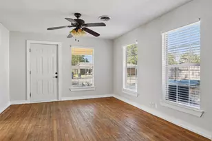 403 Marshall St, Sanger, TX 76266 - Photo 8